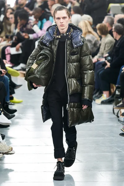 Look 46